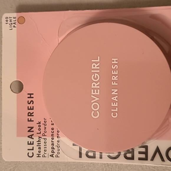 COVERGIRL MAKEUP BUNDLE OF 4 ITEMS - Picture 2 of 9